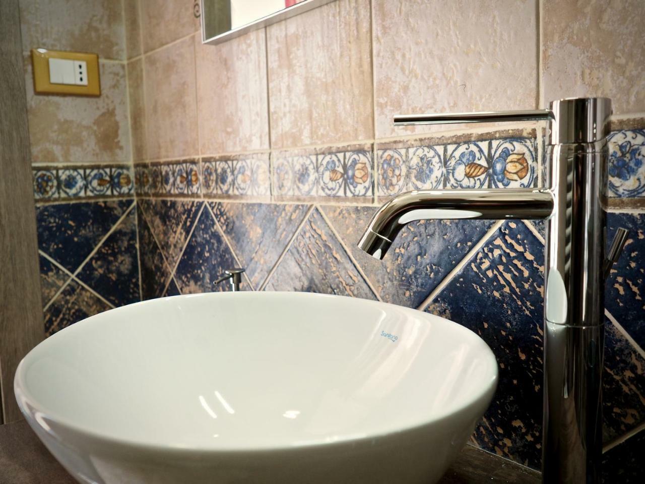 Romantic Suite Con Vista San Donato Генуа Екстериор снимка